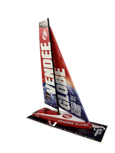Charger l'image dans la galerie, Maquette bateau Imoca Vendée Globe 2024 en papier - Vue trois quart avant tribord